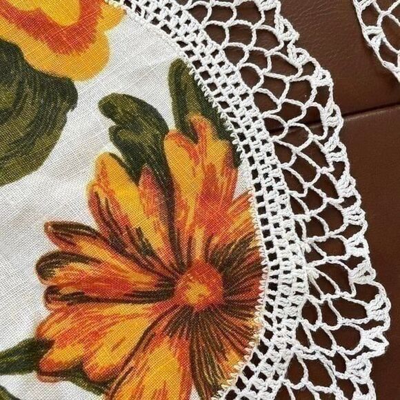 Vintage 7pc Handmade Doilies Fabric Floral Centers - Picture 4 of 4